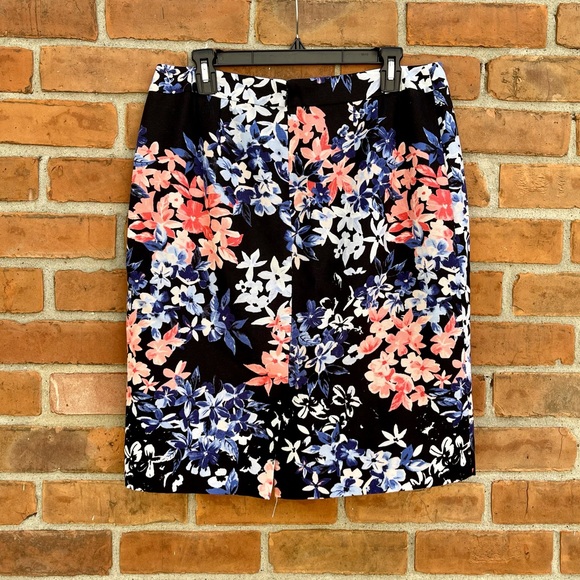 Tolbots Floral Pencil Skirt - Picture 3 of 6